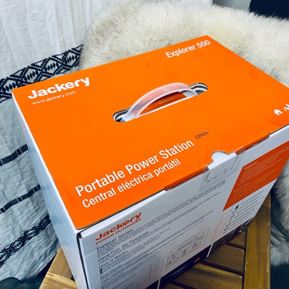 Portable Power Station - Picture 4 of 4